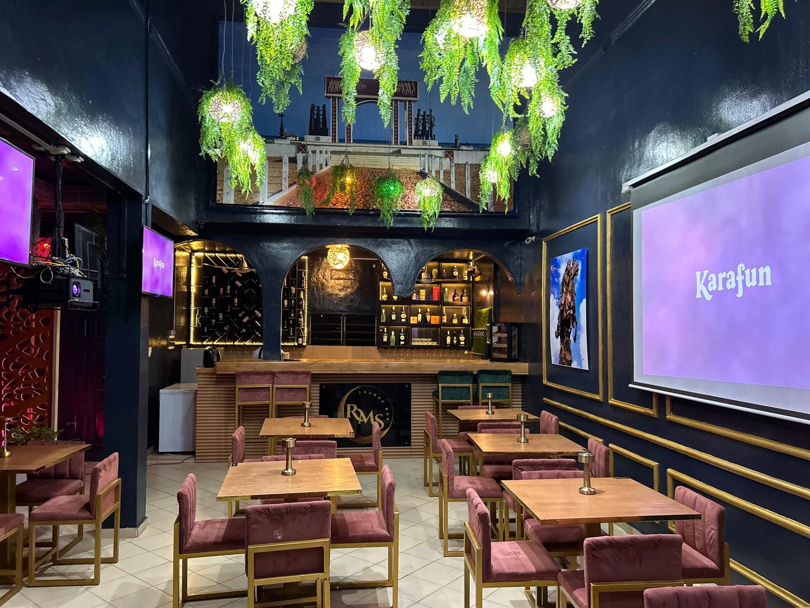 Intérieur du RMS Lounge Bar